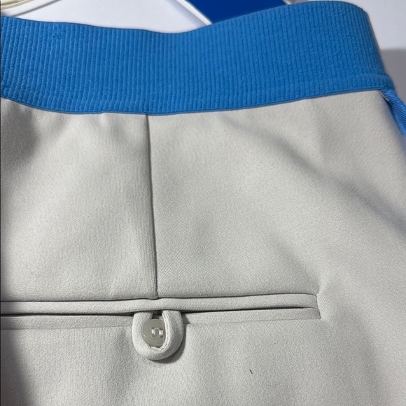 Adidas Women’s Pearl Grey/Pulse Blue Shorts Size Medium - Picture 9 of 11